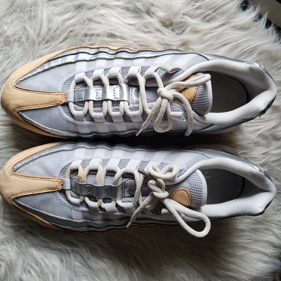 Womens Nike Air Max 95 SE Size 9 - Picture 3 of 10